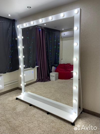 Большое гримерное зеркало 200/175 на подставке