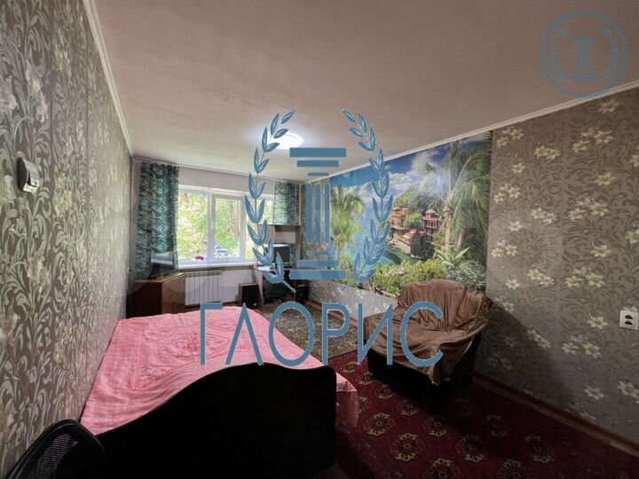 Доля в 3-к. квартире, 61,4 м², 1/5 эт.