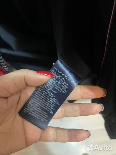 Tommy hilfiger куртка s