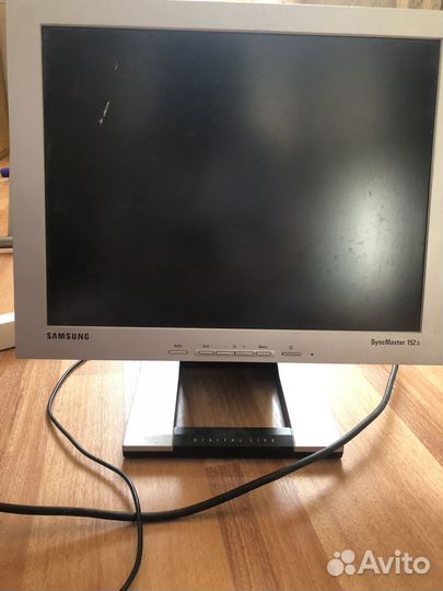 Монитор Samsung