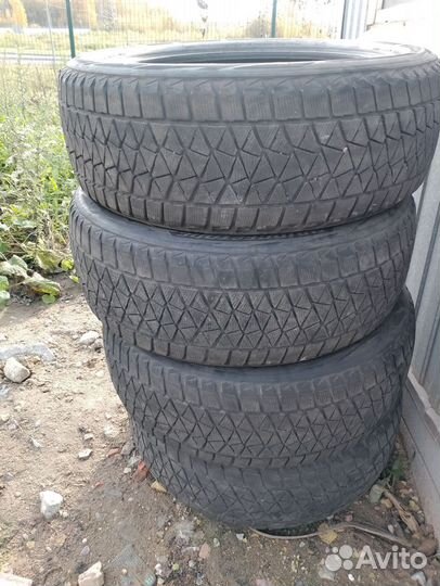 Bridgestone Blizzak DM-V2 235/55 R20 102T