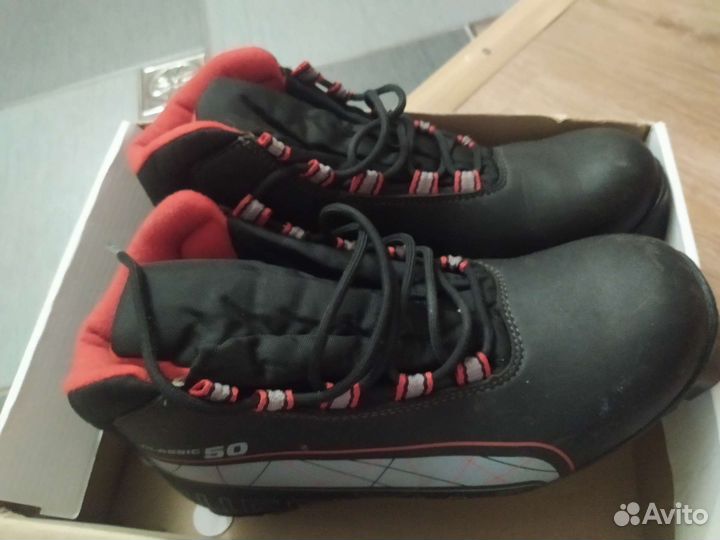 Лыжные ботинки