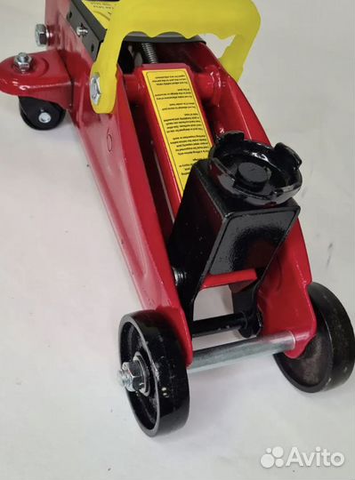 Домкрат автомобильный гидравлический 1,5т