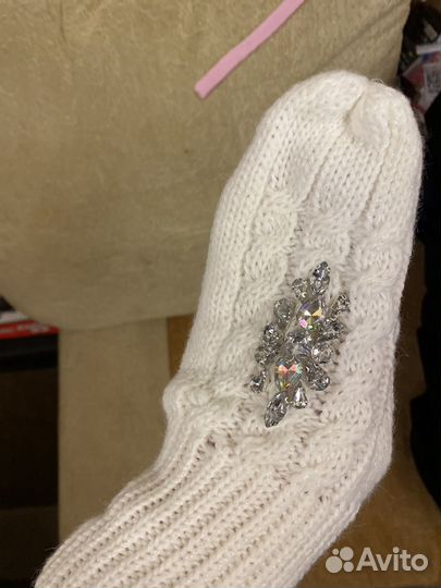 Варежки со стразами новые