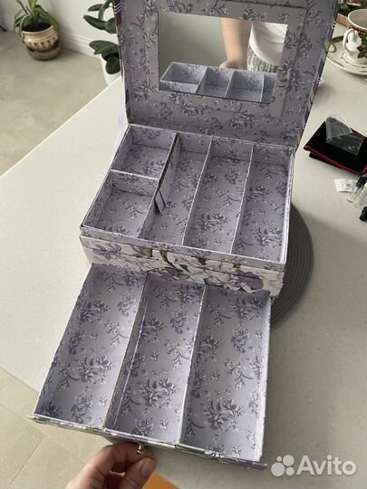 Шкатулка для украшений