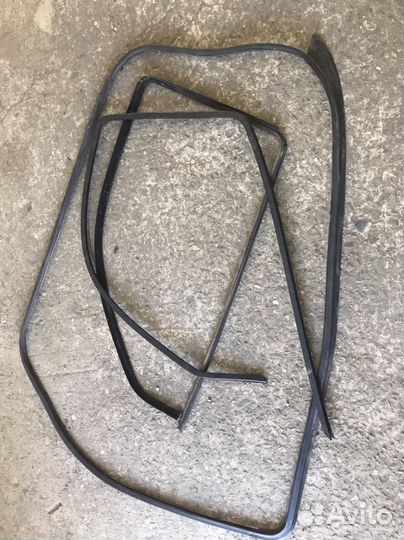 Уплотнитель двери Freelander 1