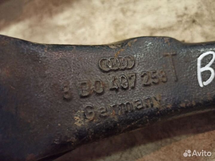 Кулак Volkswagen Passat B5+