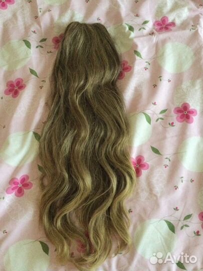 Волосы на заколках хвост шиньон