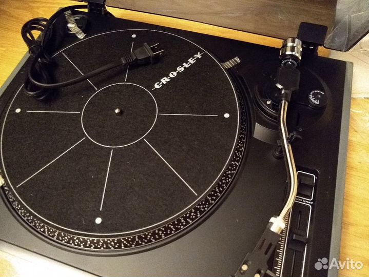 Проигрыватель Crosley CR6009A