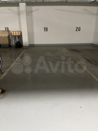 Машиноместо, 20 м²