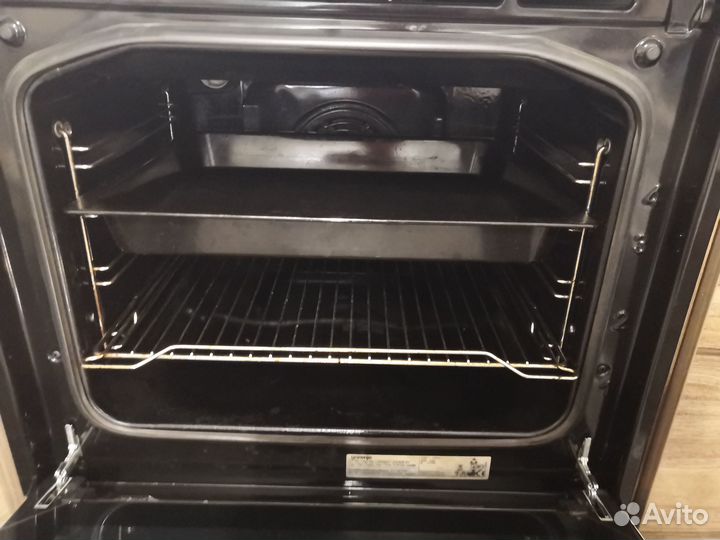 Электрическая встраиваемая духовка