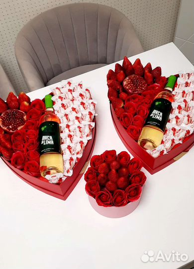 Сладкие букеты и наборы из конфет, цветов и орехов