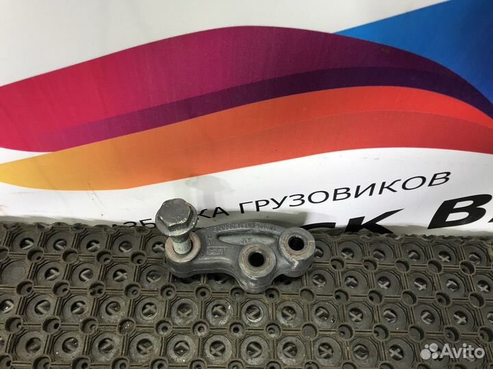 Опора переднего амортизатора правая