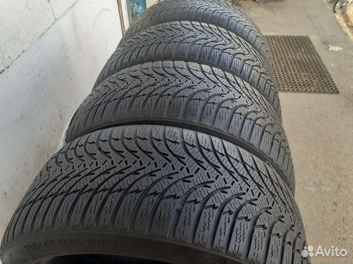 Kumho WinterCraft WP51 215/45 R16 90V