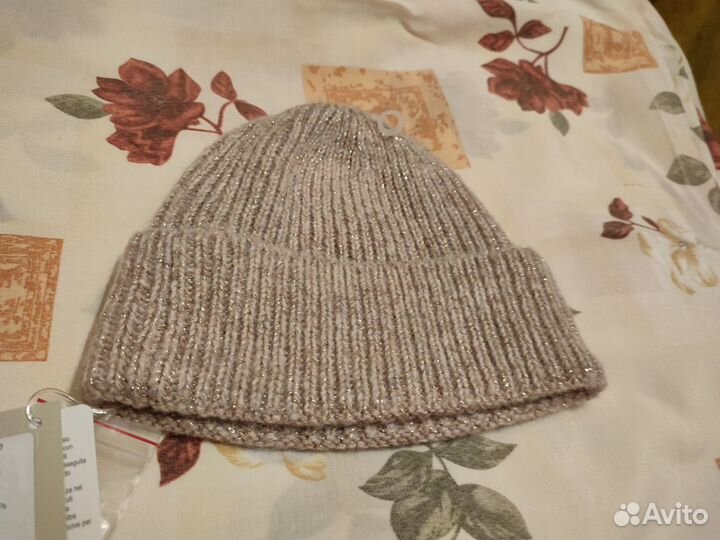 Теплая шапка и берет новые