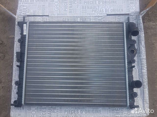 7702258282 радиатор renault