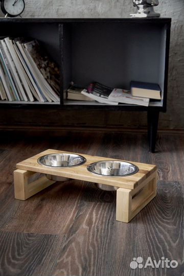 Подставка с мисками для собаки