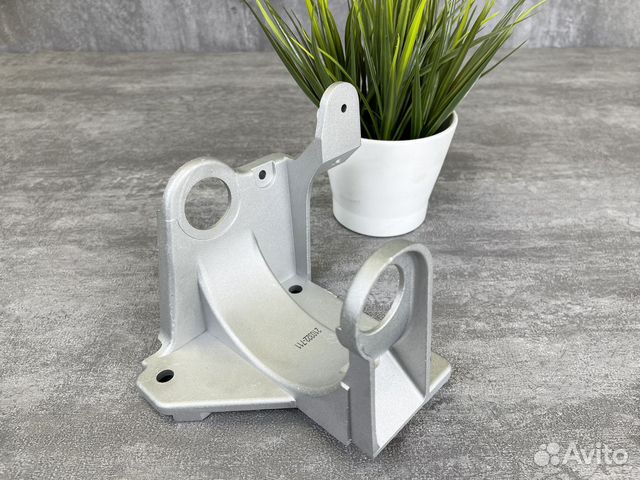 Крепеж крепления компрессора на Land Rover