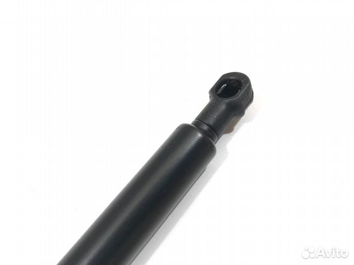 Амортизатор капота Volkswagen Touareg