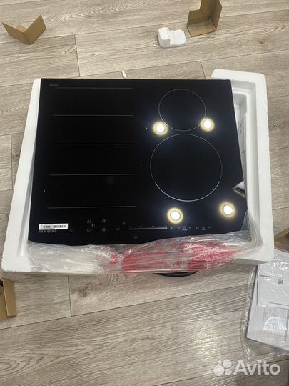 Индукционная плитка samsung NZ64R9777GK