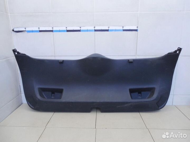 Обшивка двери багажника C4 II 2011