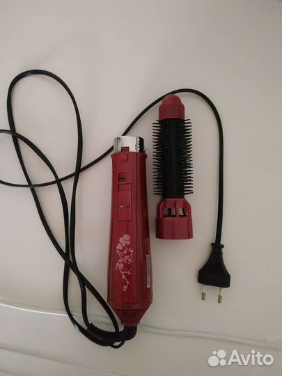 Фен с щеткой