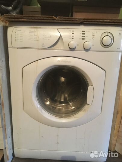 Стиральная машина Аристон, Италия