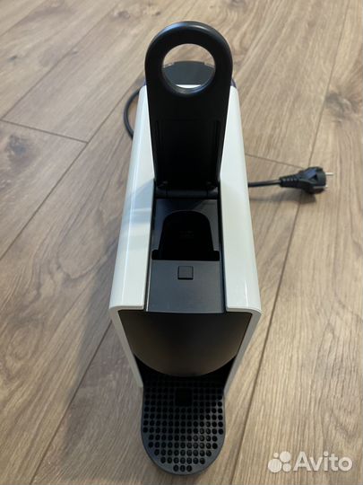 Кофемашина nespresso essenza mini c30