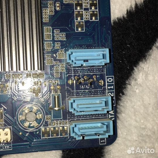 Материнская плата с процессором и памятью