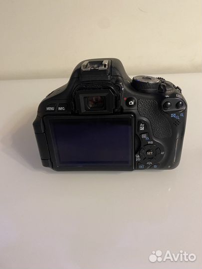 Зеркальный фотоаппарат Canon 600d