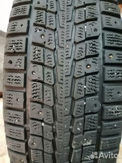 Dunlop SP Winter Ice 01 215/60 R16