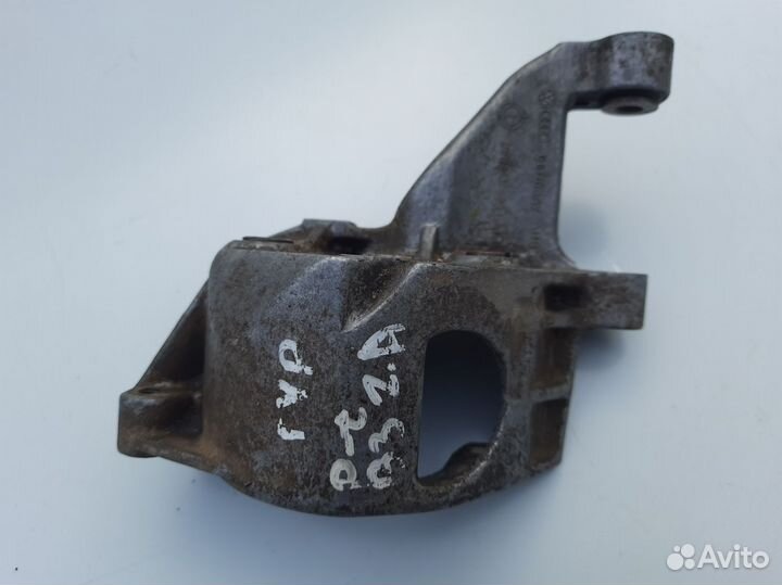 Кронштейн гидроусилителя Volkswagen Passat B3