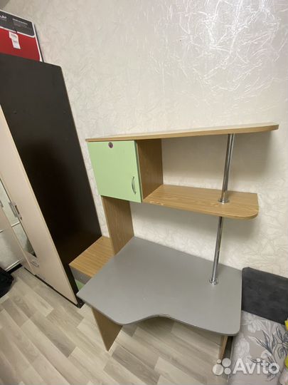 Рабочий стол с тумбой