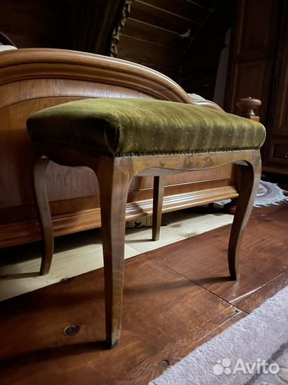 Банкетка из массива