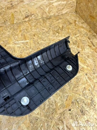 Накладка порога задняя левая Hyundai Sonata седан