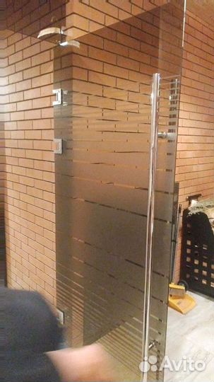 Стеклянная дверь на заказ от 3 дней