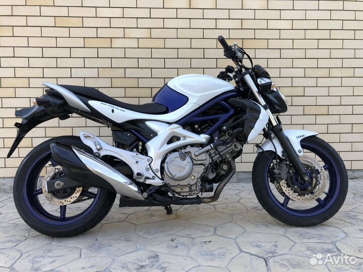 Suzuki Gladius 400 ABS