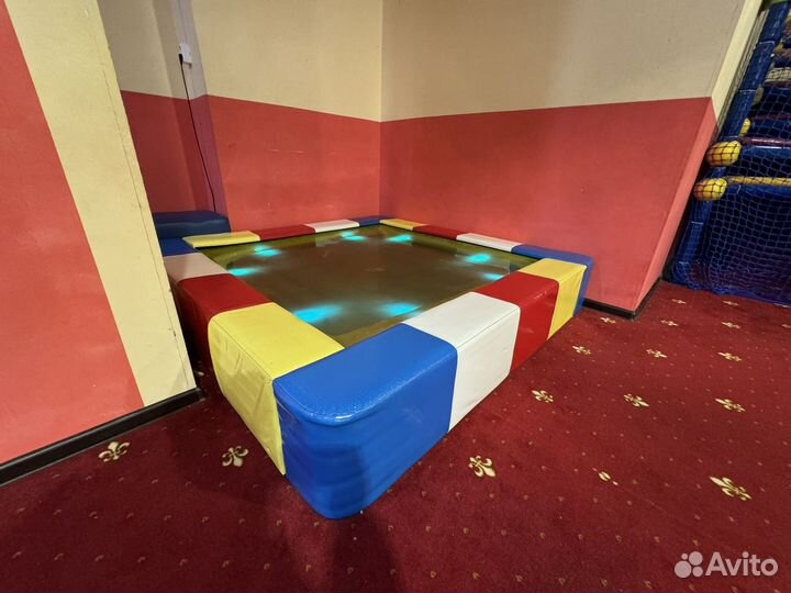 Батут,лабиринт,карусель и многое другое