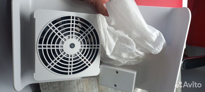 Маникюрная вытяжка