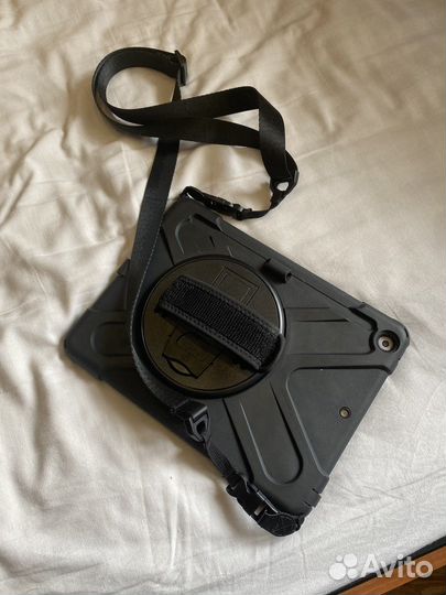 Чехол противоударный для iPad 10.2 goldorak twist