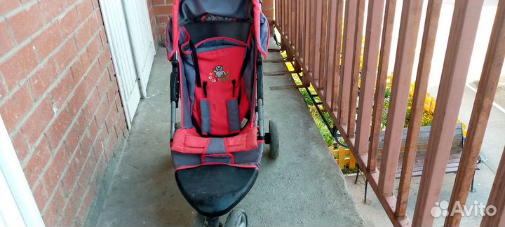 Прогулочная коляска