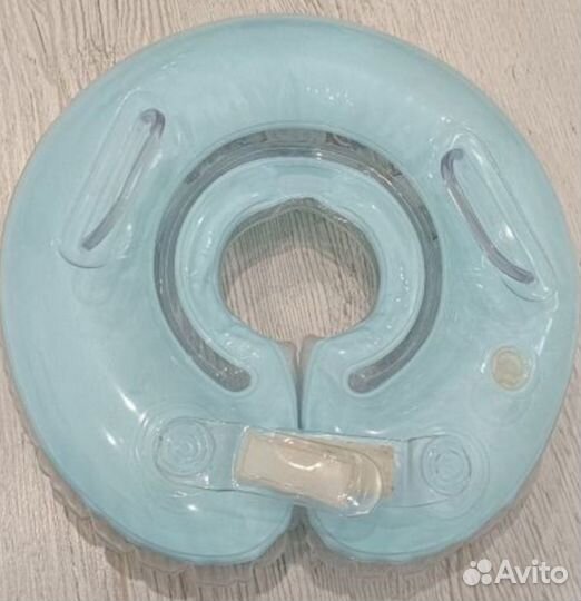 Круг для купания и подушечки для младенцев