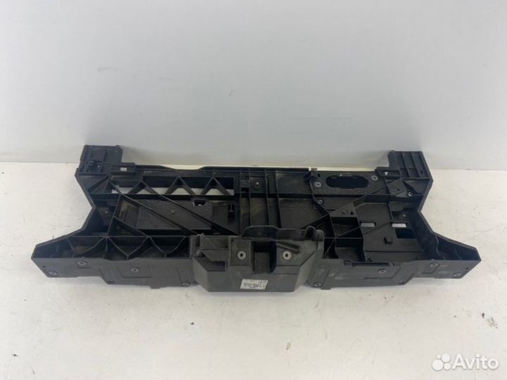 Панель передняя (телевизор) Peugeot Traveller