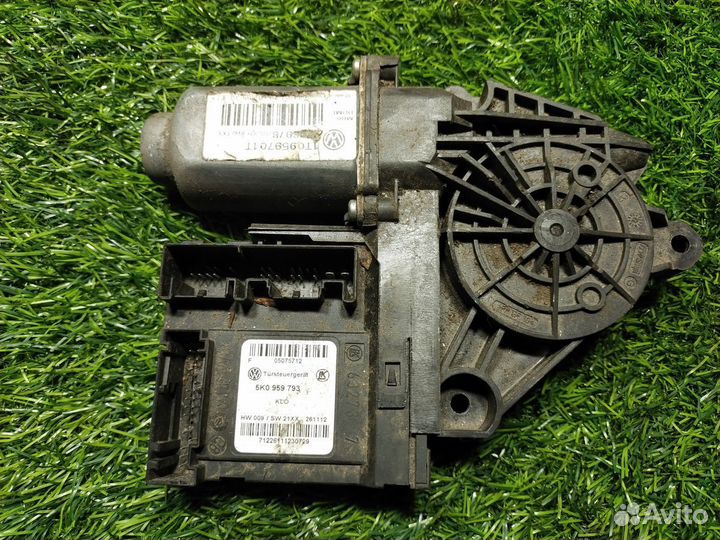 Мотор стеклоподъемника Skoda Octavia A5