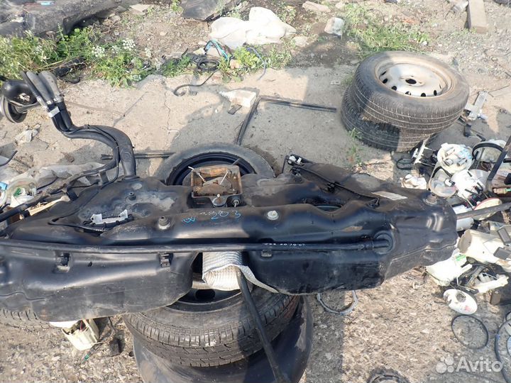 Бак топливный для Mercedes Benz W203 2000-2006