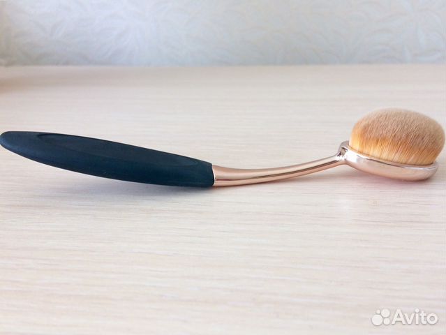 Кисть для макияжа