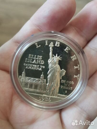 Монета серебро