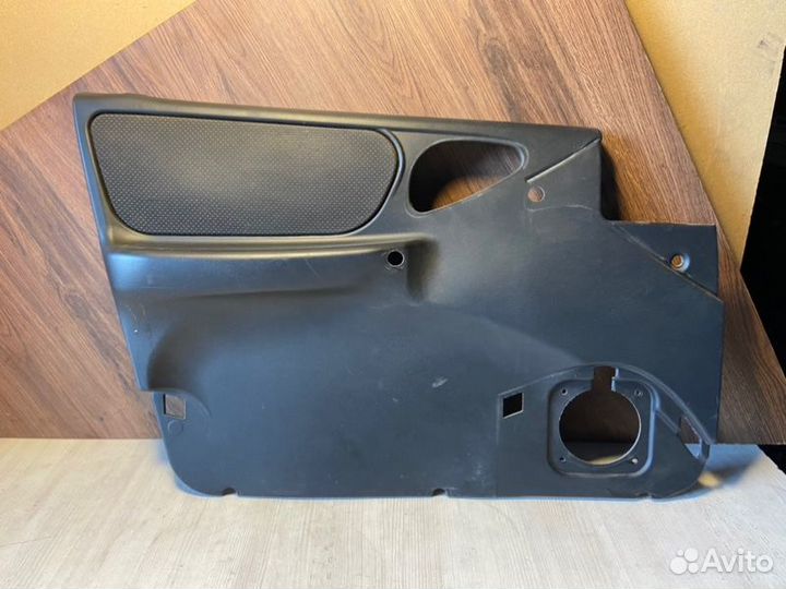 Обшивка двери передняя левая Chevrolet Niva 2020