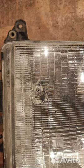 Фара правая Toyota Land Cruiser (битая)