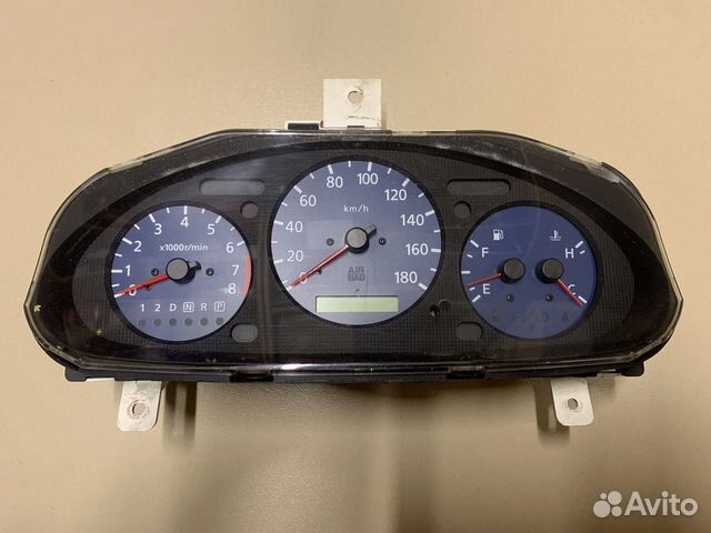 Панель приборов Nissan Cube